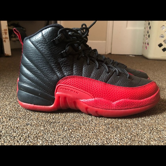 Jordan 12 Retro Flu Game 2016 (GS) - Picture 2 of 5